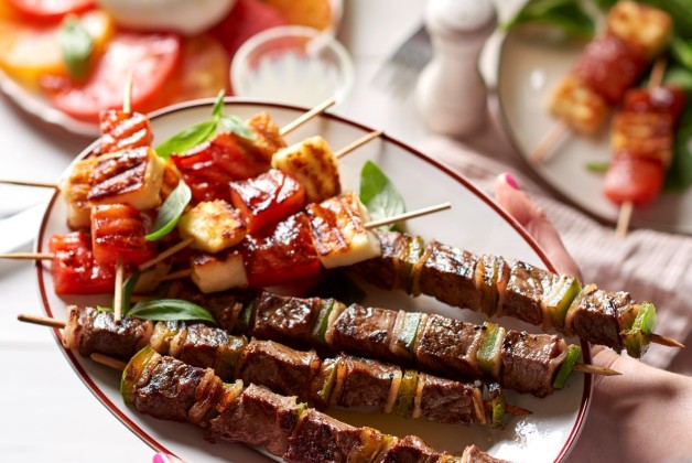 Brochettes de pastèque et halloumi au barbecue